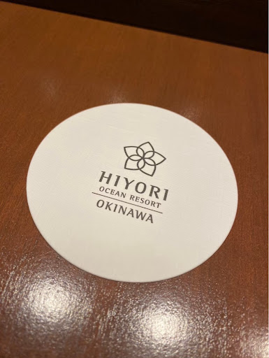 hiyoriのバーカウンターに置いてあったホテル名入りのコースター